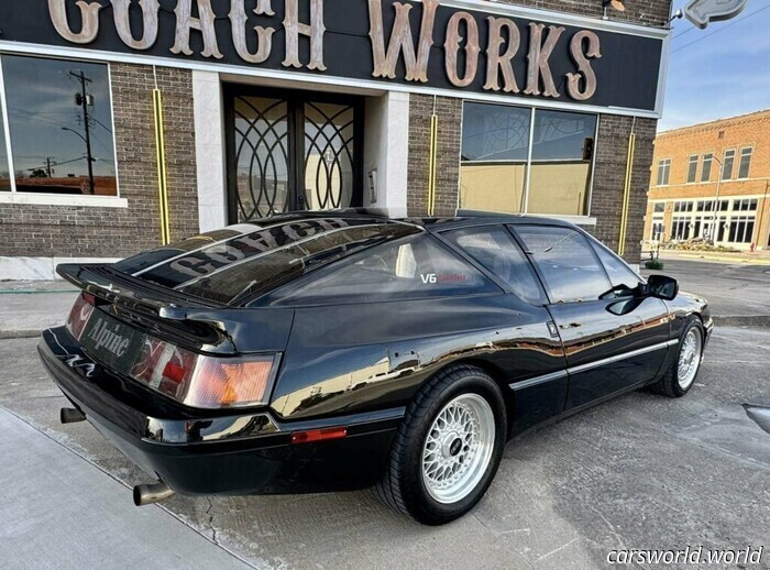 Renault gastó 30 millones de dólares para legalizar este 911 francés en Estados Unidos y luego fabricó solo 12 | Carscoops